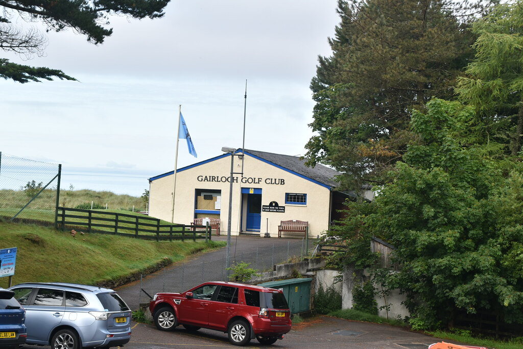Gairloch Golf Club beside the sea